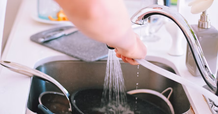 What’s the Difference Between Gas and Electric Hot Water?